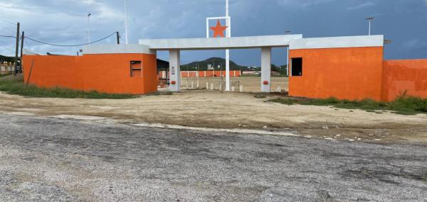 Opknapbeurt Estrella gebouw en veld