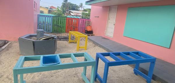 Yuda nos crea un area pa e muchanan hunga cu santo