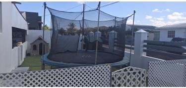 Ban hunga y diberti hunto den nos speeltuin.