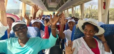 Bustour Seniors to discover the Island Treasures