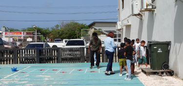 Drecha i verf nos veld (basket,volley,spelletjes)