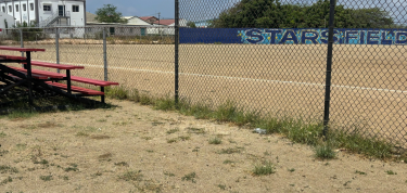 Yuda limpia nos Little League Veld